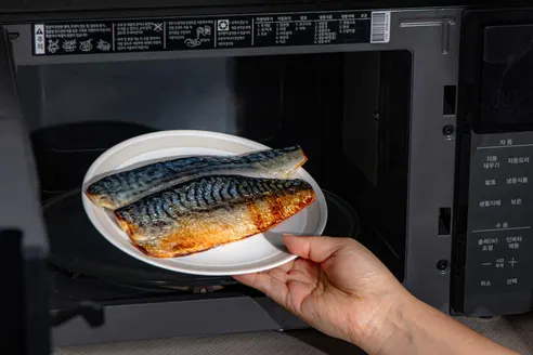 훈훈수산 렌지고등어 구이 순살, 300g, 3-4쪽, 1팩 상세 이미지 12
